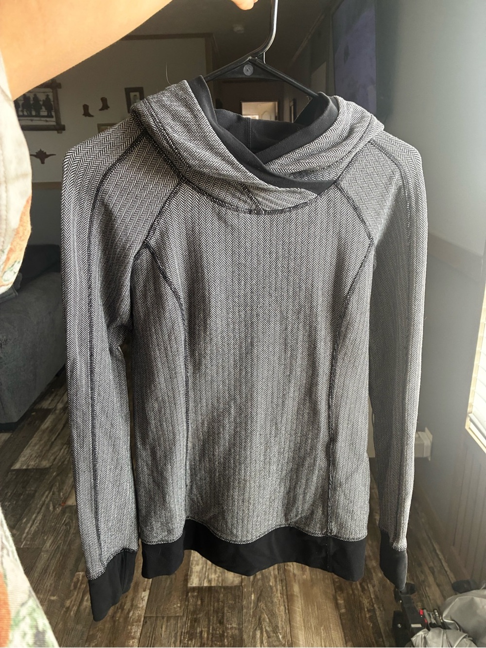 Lululemon pullover